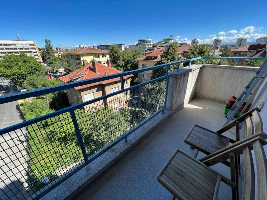 Lovely Spacious 3br Just Outside Of Centre Apartment