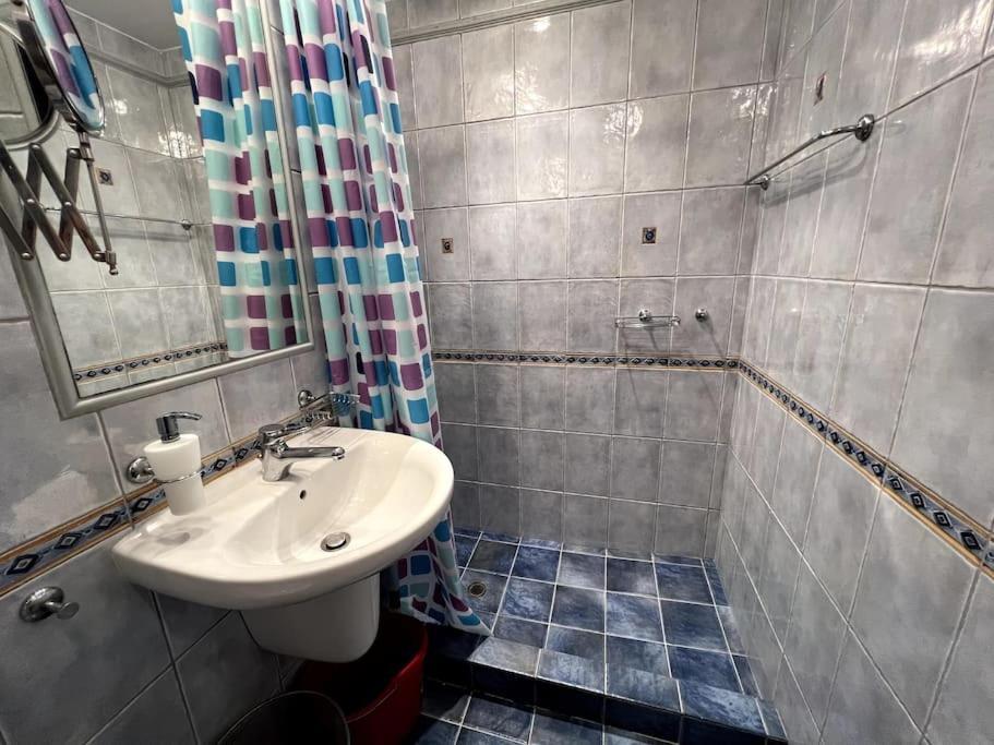 Lovely Spacious 3br Just Outside Of Centre *